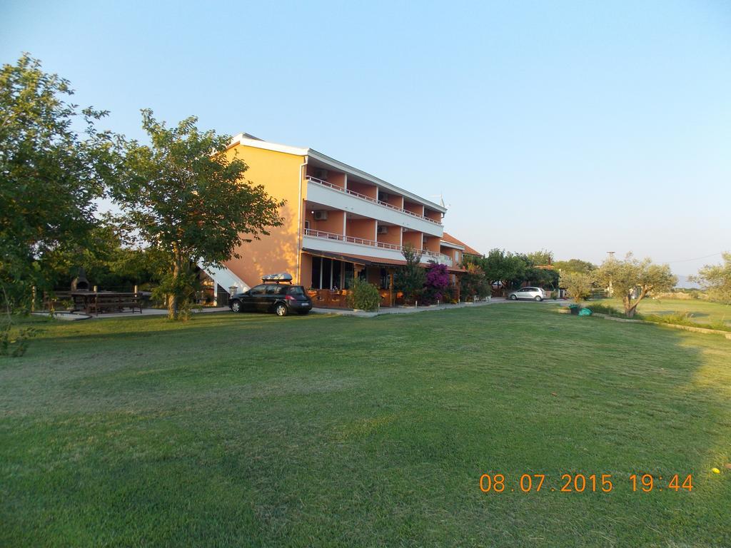 Delfini Holiday Homes อุลซิน ภายนอก รูปภาพ